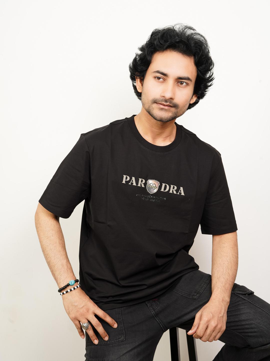 Elevate Your Look with Our Trendy Tees!